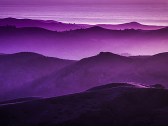 紫色�B�d山�n中���L幻�羝�背景