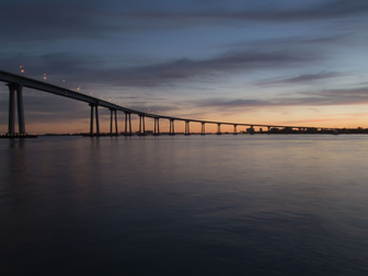 夕阳下的跨海大桥高清大图